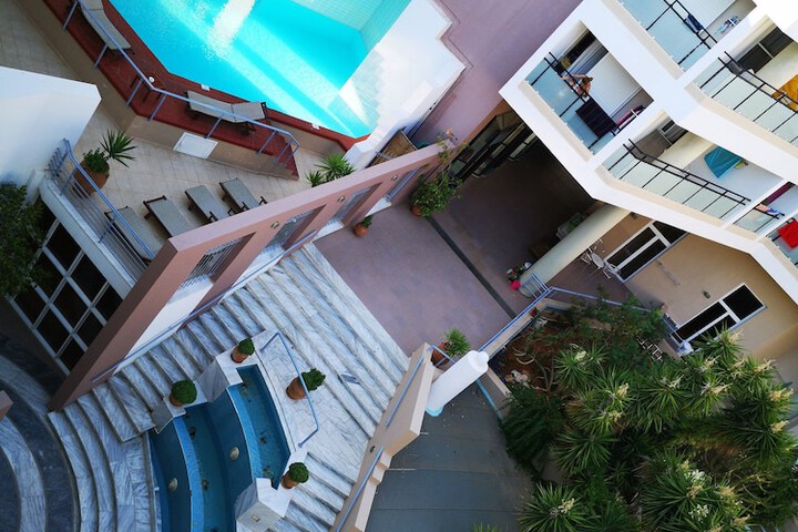 Hotel 63 of 78