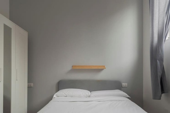 Room 7 of 27