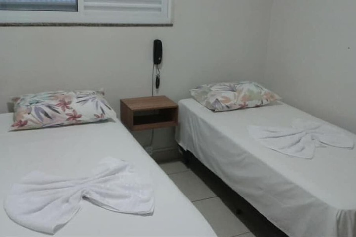 Room 4 of 25