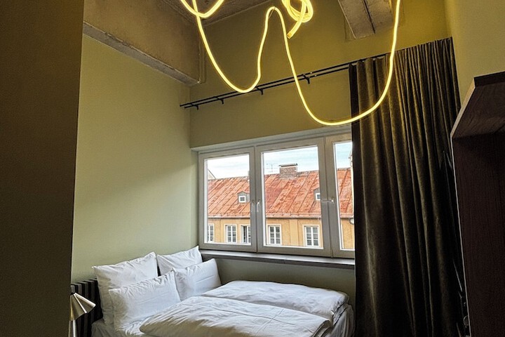 Room 5 of 73