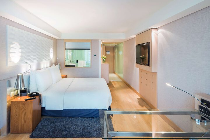 Room 21 of 136
