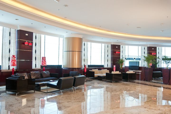 Entrance & Lobby