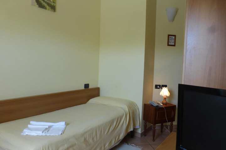 Room 16 of 52