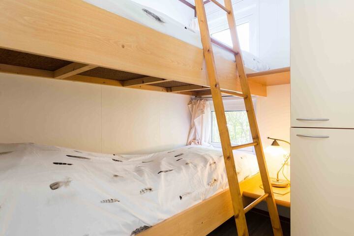 Room 3 of 38