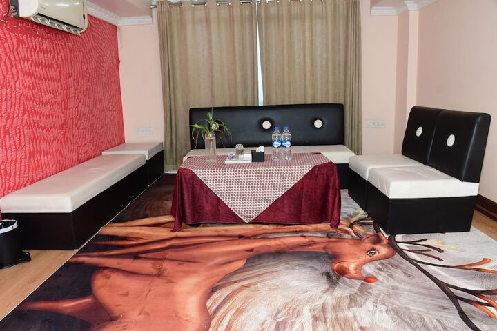 Room 11 of 17