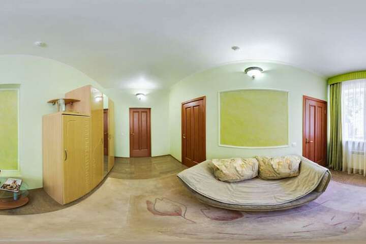 Room 15 of 39