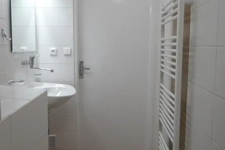 Room 7 of 17