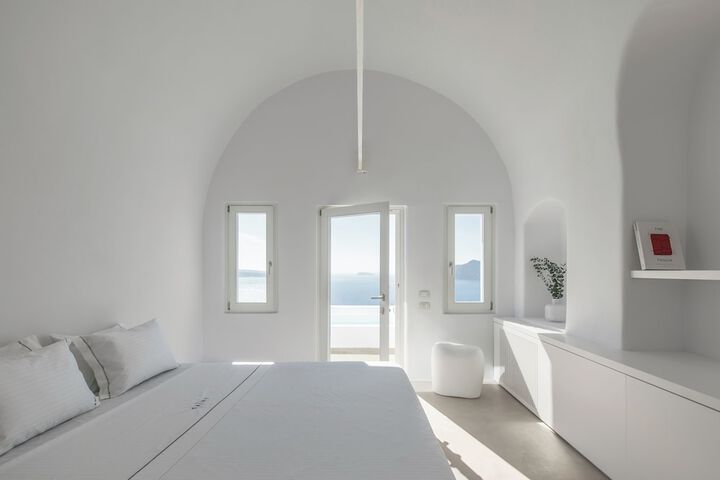 Room 28 of 240