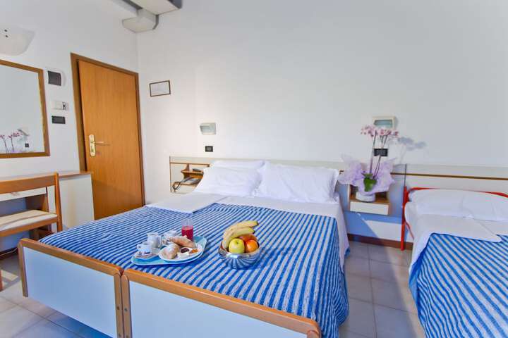 Room 12 of 86