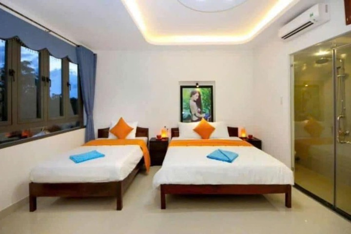 Room 17 of 24