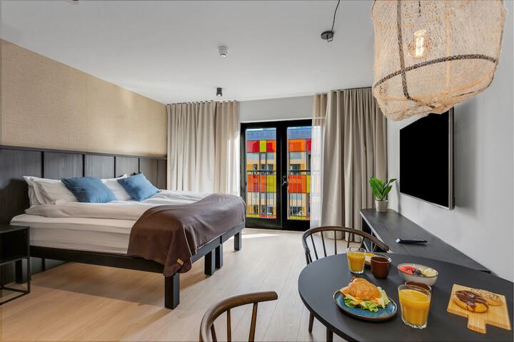 Room 8 of 48