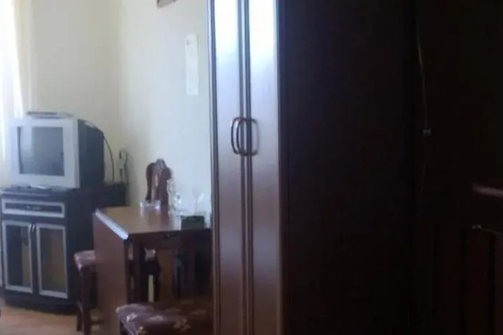 Room 5 of 13