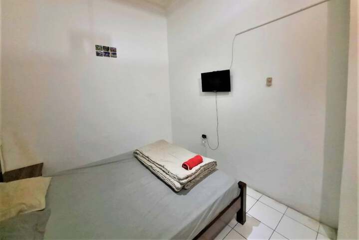 Room 21 of 34