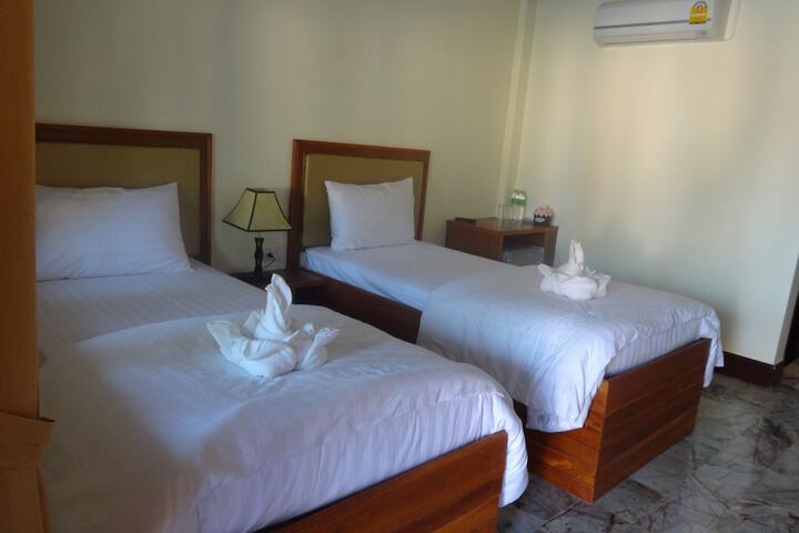 Room 5 of 37