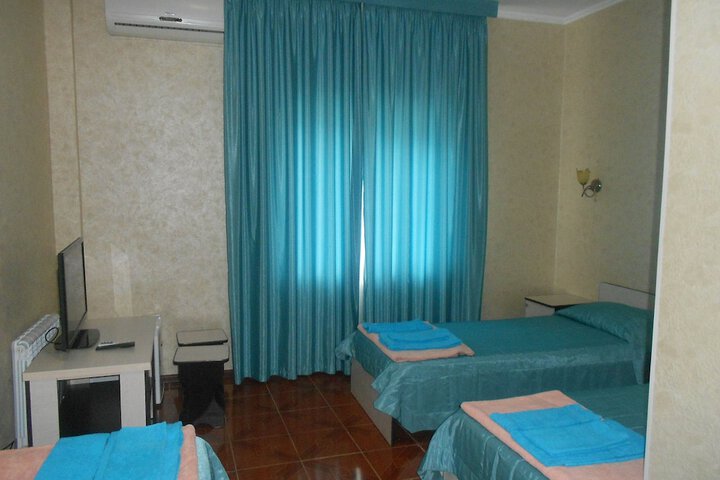 Room 5 of 23