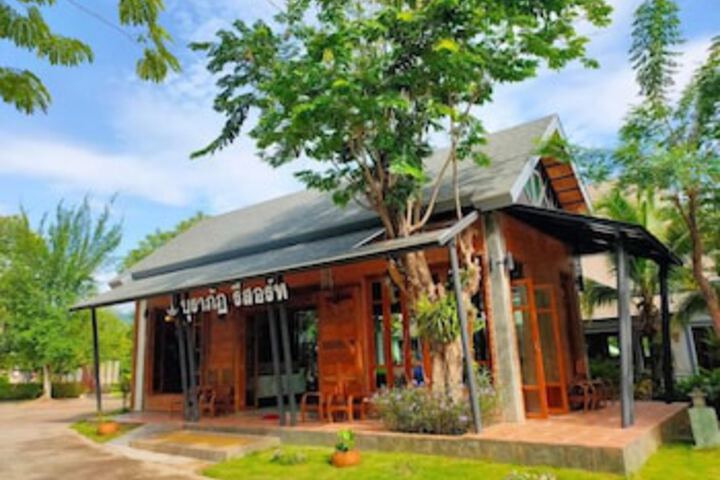 Buraphat Resort