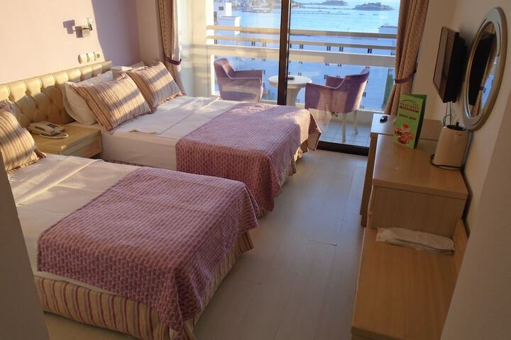 Room 18 of 49
