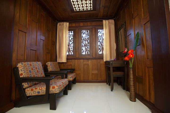 Hotel Interior 7 of 32