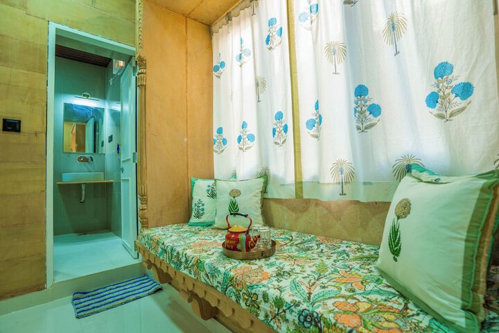 Room 8 of 85
