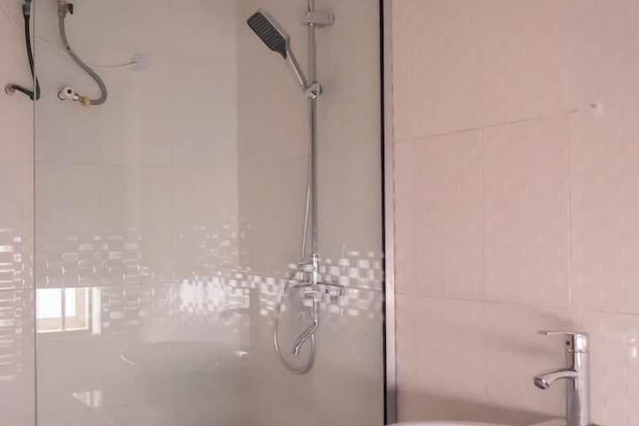 Room 53 of 77