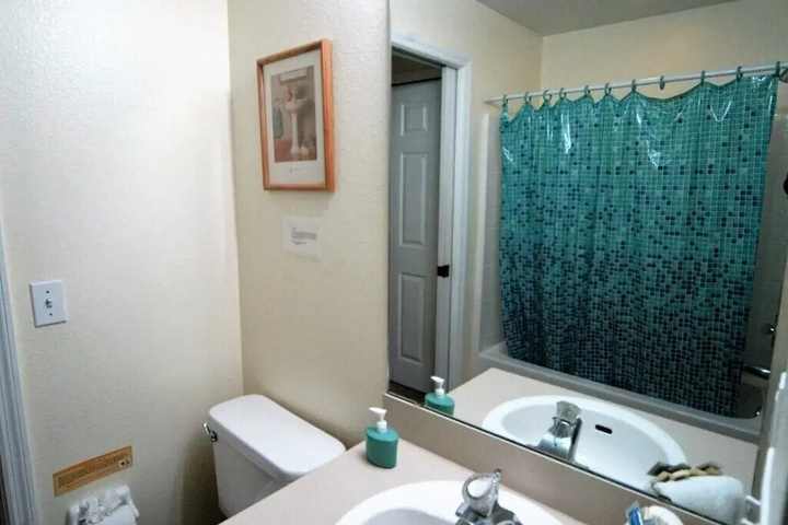 Room 8 of 27