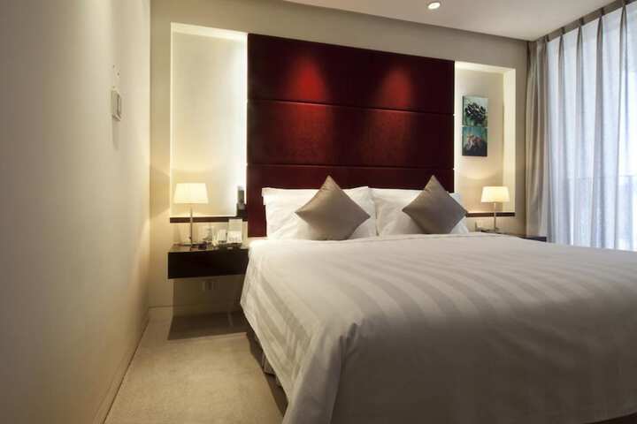 Room 4 of 27