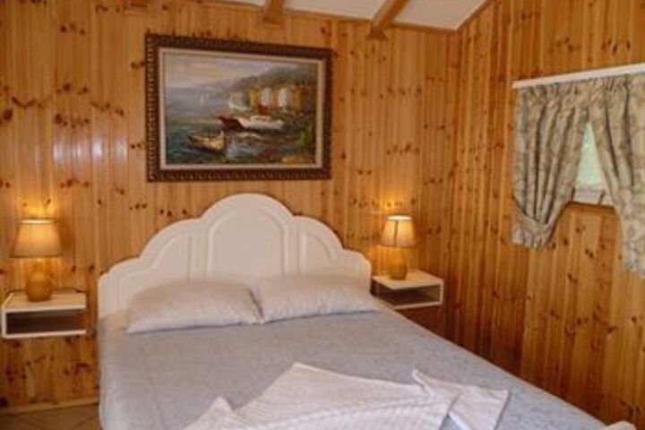 Room 8 of 28