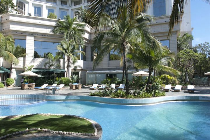 Pools & Facilities