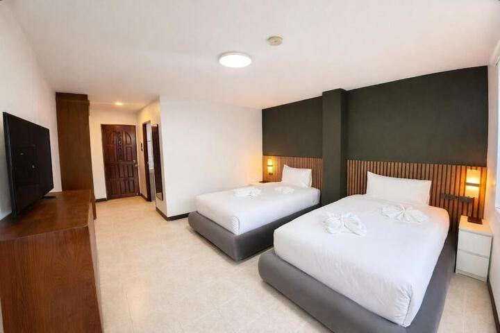 Room 4 of 39
