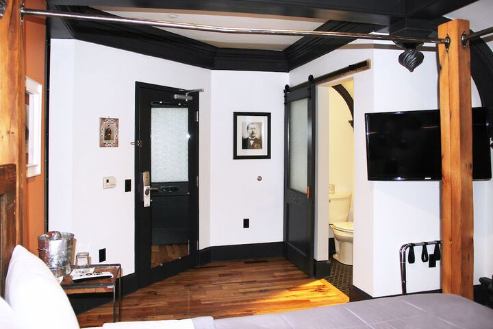 Premium Double Room Private Bathroom City View 205 Council Room (24 of 132)