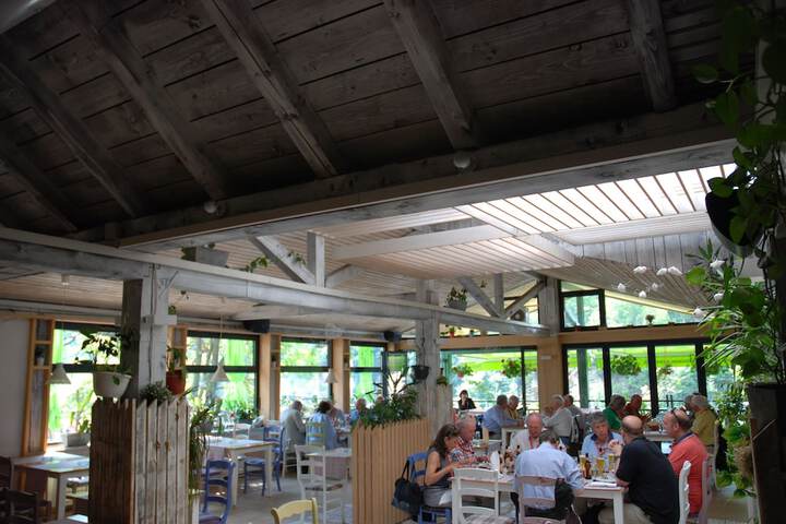 Dining 31 of 39