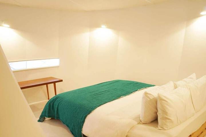 Room 2 of 21