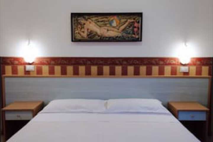 Room 8 of 23