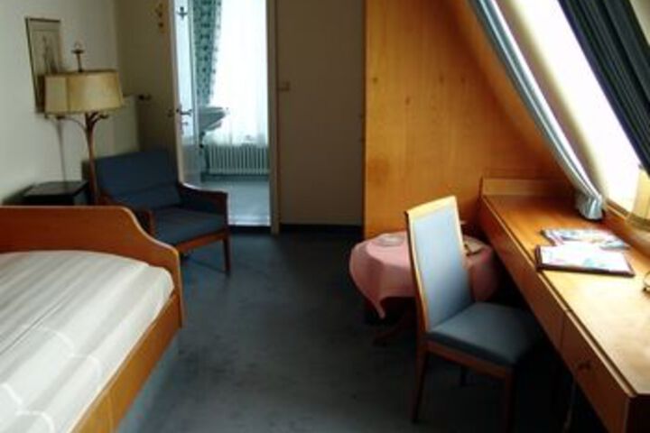 Room 15 of 29