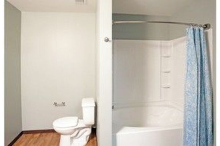 Room 4 of 37
