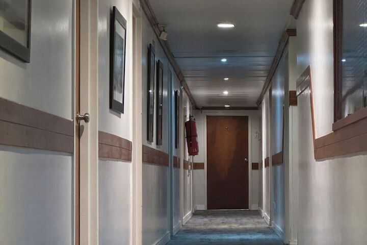 Room 28 of 37