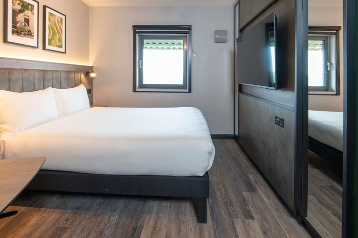 Room 29 of 98