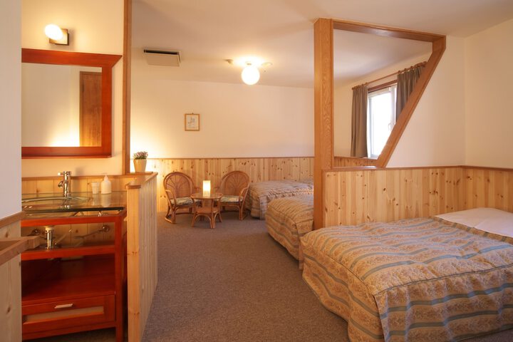 Room 5 of 92