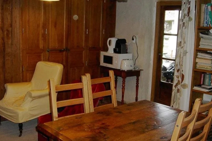 Room 2 of 12