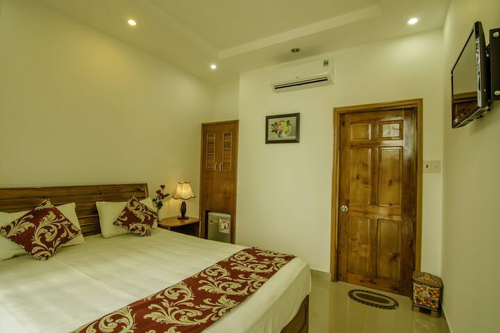 Room 5 of 51