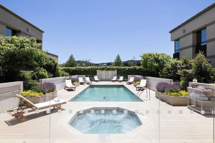 Hotel Pool