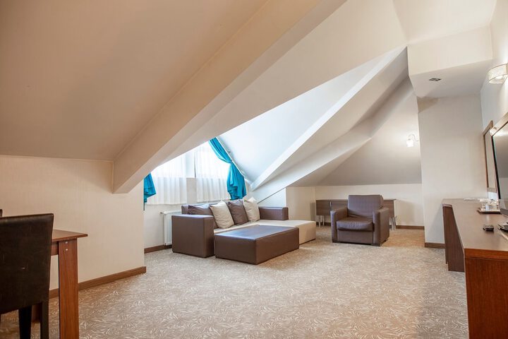 Room 3 of 23