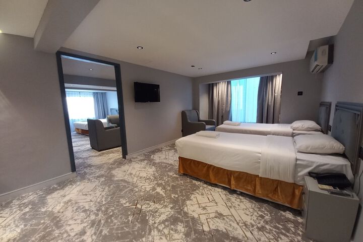 Room 17 of 50