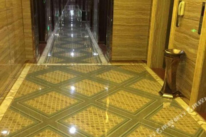 Changshu Yuelong Business Hotel