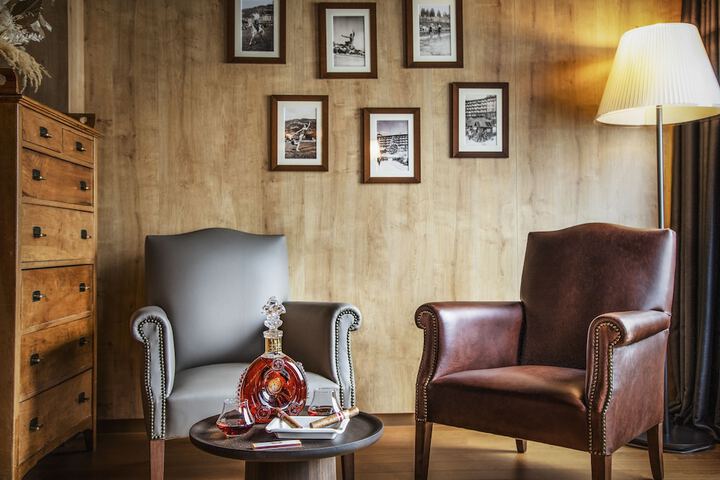 Lounge 95 of 114