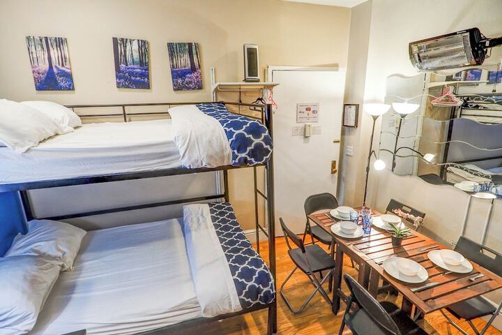 Room 213 of 268