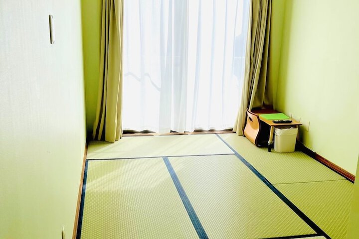 Room 10 of 36