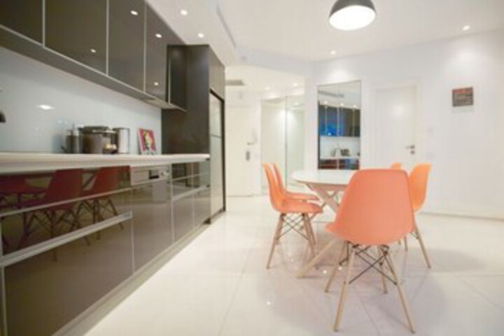 Room 9 of 26