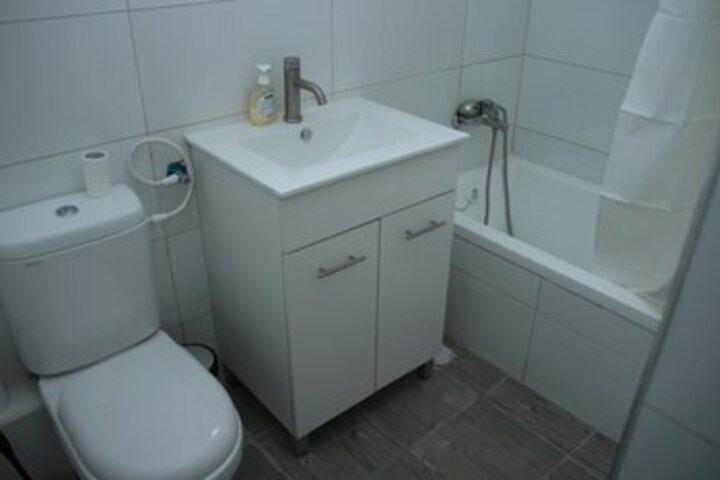 Room 4 of 49