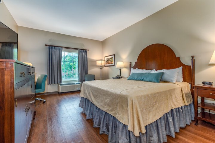 Room 10 of 43